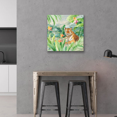  «Lounging Tiger» par Danhui Nai, art mural en verre acrylique, 24 po x 24 po