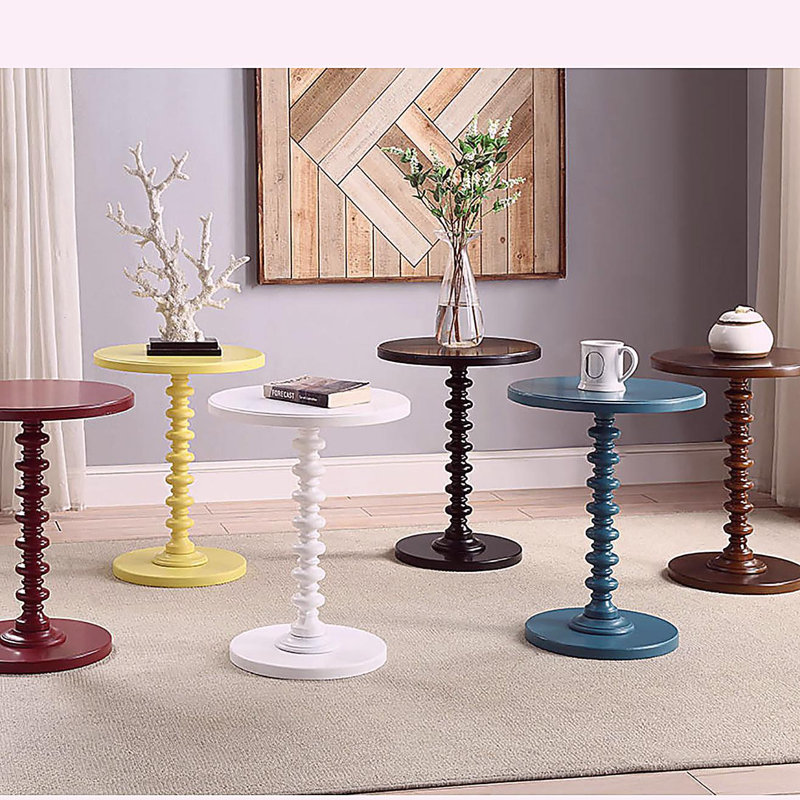 Table d'appoint ronde en noyer, Noyer