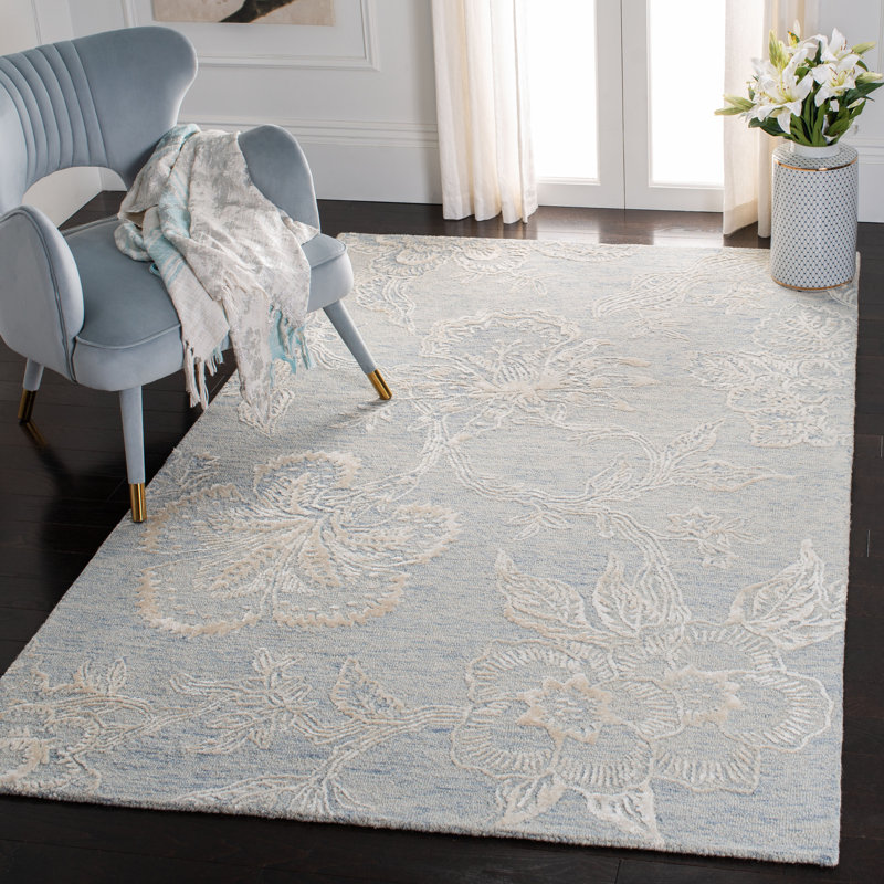 Salaam Hand Tufted Wool/Viscose Floral Rug in Light Blue/Ivory, Rectangle 4' x 6'
