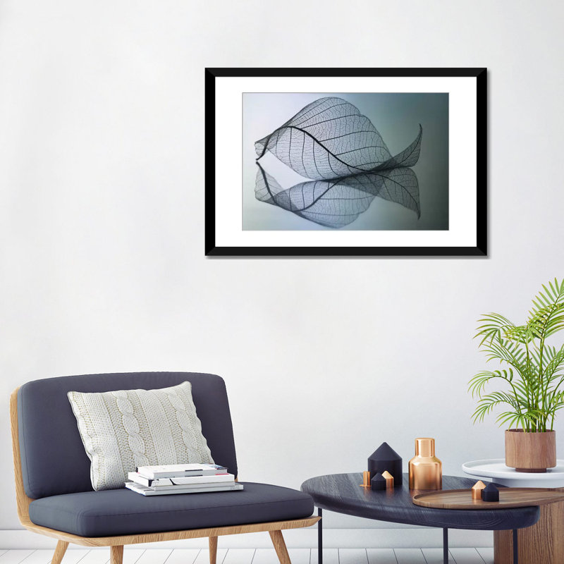 Curvaceousness - Impression sur toile, H 18 po x l 26 po x P 1,5 po, Toile avec cadre noir, Pas de tapis
