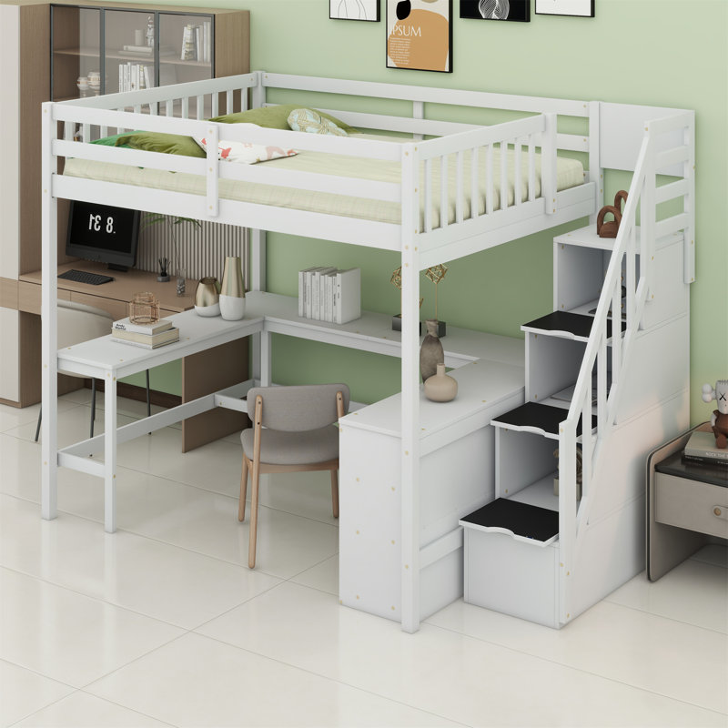 Lit mezzanine avec bureau intégré en forme de L et tablettes de rangement à trois niveaux, et escalier de rangement attaché