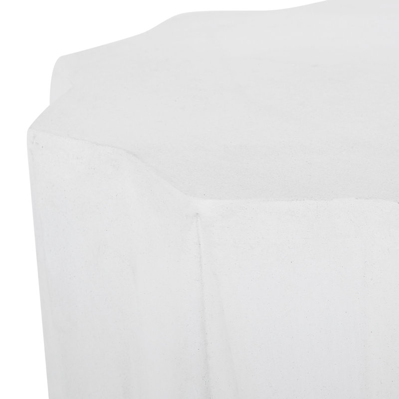 Table d'appoint en béton blanc antique, profondeur de 15,72 po, embout léger et élégant, 15,72 po x 17,38 po, pratique et élégante