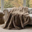 Jeté en fausse fourrure Luxury-106372863-124660813