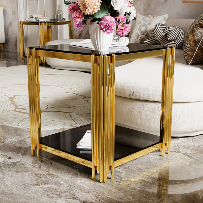Table de bout moderne à miroir noir avec cadre asymétrique en métal doré - table d'appoint carrée de 19,9 po avec tablette inférieure