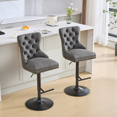 Tabourets pivotants en polyuréthane vieilli et rétro à hauteur de siège réglable de 26 à 33 pouces, tabourets de bar modernes avec dossier capitonné confortable pour un pub à domicile et un îlot de cuisine (ensemble de 2)