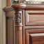 Armoire d'appoint en noyer massif