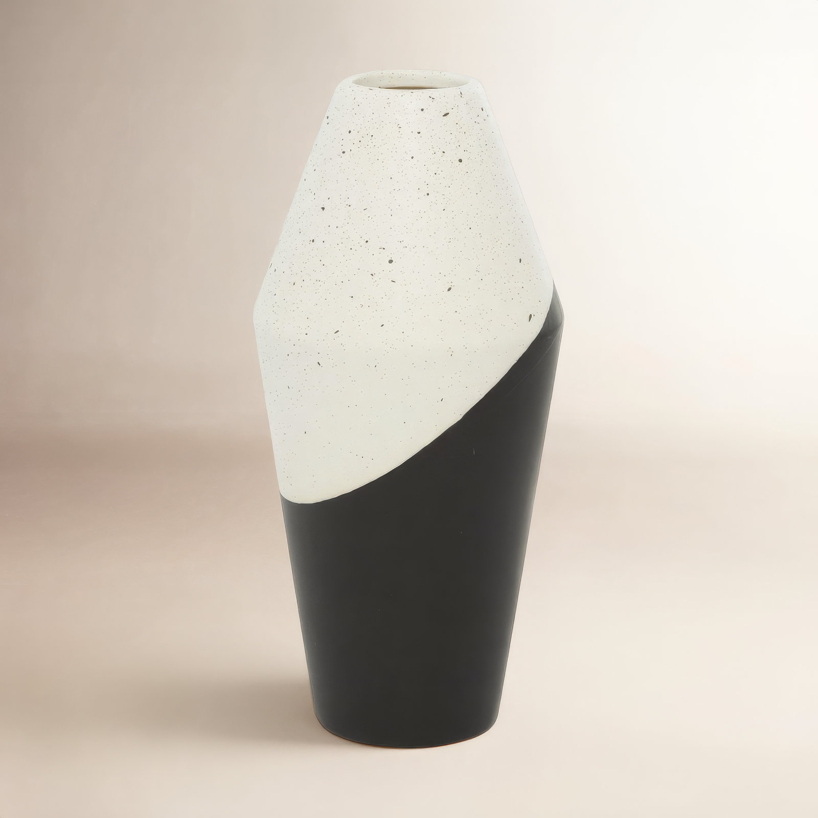 Datilus Handmade Ceramic Table Vase