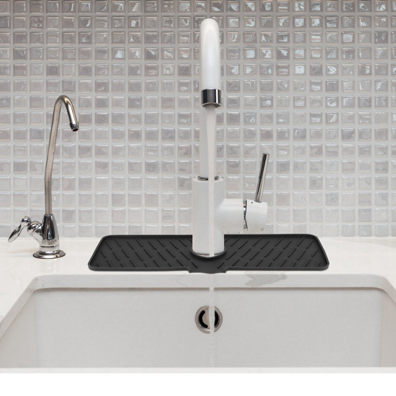 Tapis de robinet en silicone 17,6 x 6,3 po, Noir