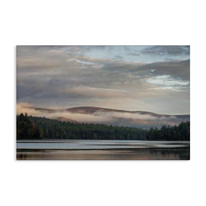 Vue sur la montagne avec toile brouillard, design par James Rodewald, H 16 po x l 24 po