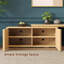 Meuble télé moderne extensible 78-113 po avec portes cannelées, tablettes réglables et surface en bois massif