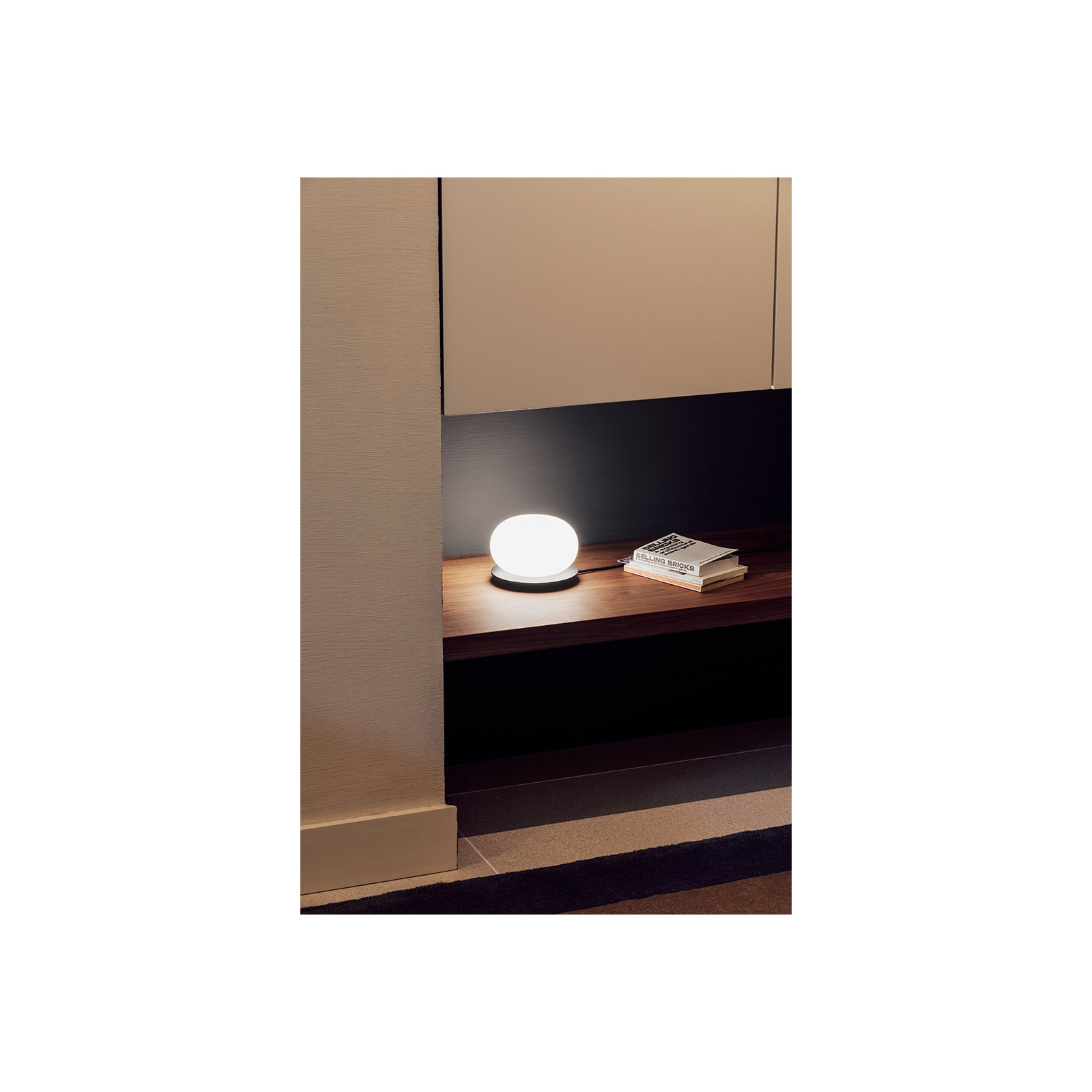 Knock Novelty Lamp