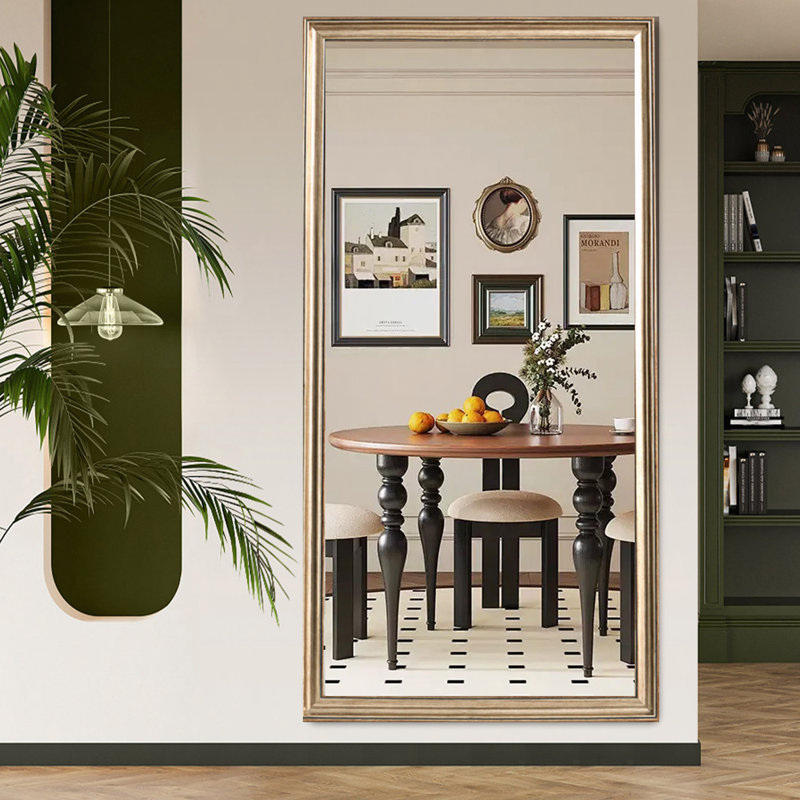 Miroir de plancher 32 po x 70 po avec structure en bois artificiel, conception élégante et durabilité, un incontournable pour les chambres à coucher, les magasins de vêtements et les salons