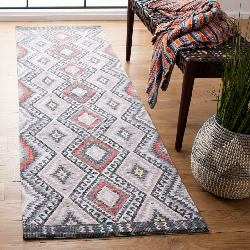Annalee Hand Woven Southwestern Indoor/Outdoor Rug, Runner 2'3" x 8'