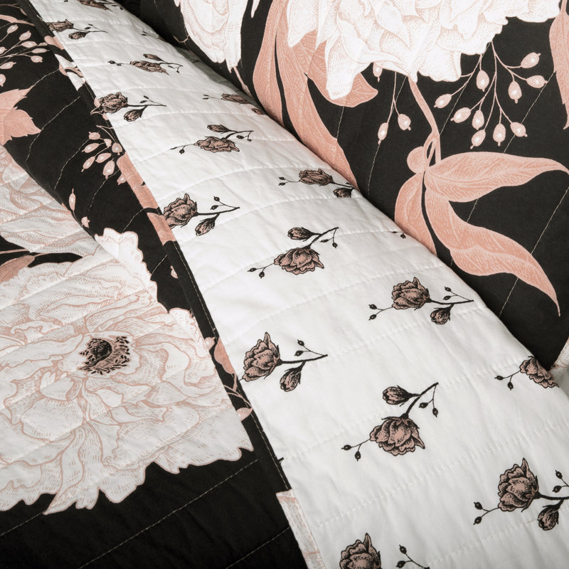 Lush Decor Zinnia Floral Reversible Cotton Quilt Set, King Quilt + 2 King Shams, Black/Gold