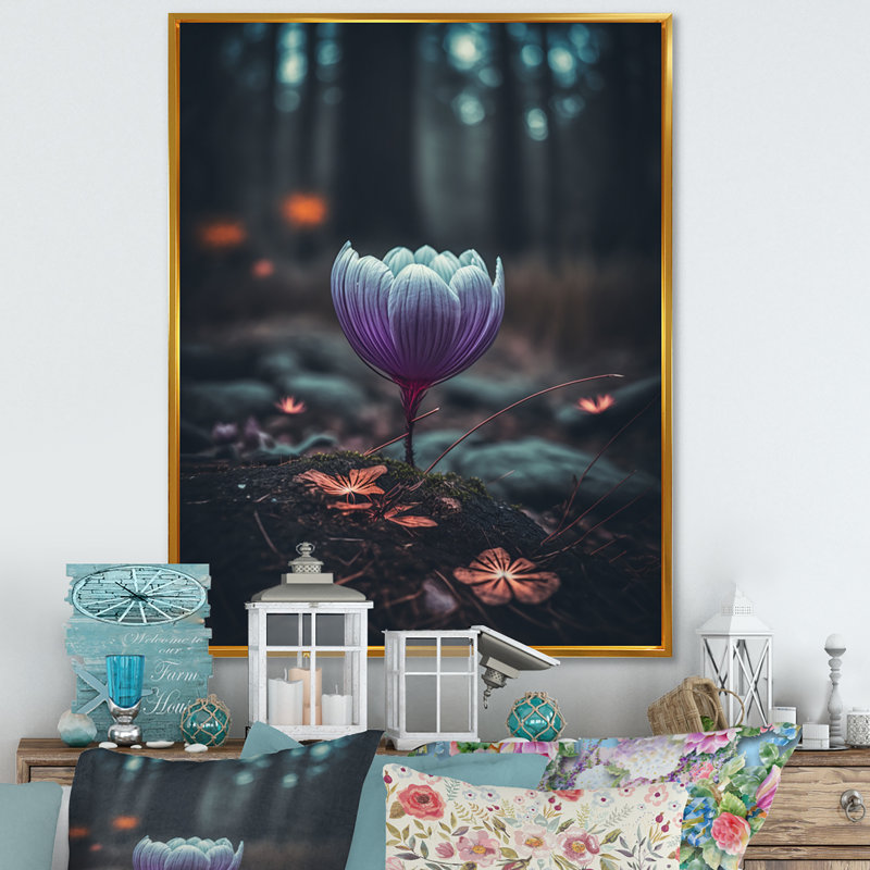 «Blooming Crocus Flowers in a Forest II», impression sur toile, H 20 po x l 12 po x P 1 po, Cadre flottant doré