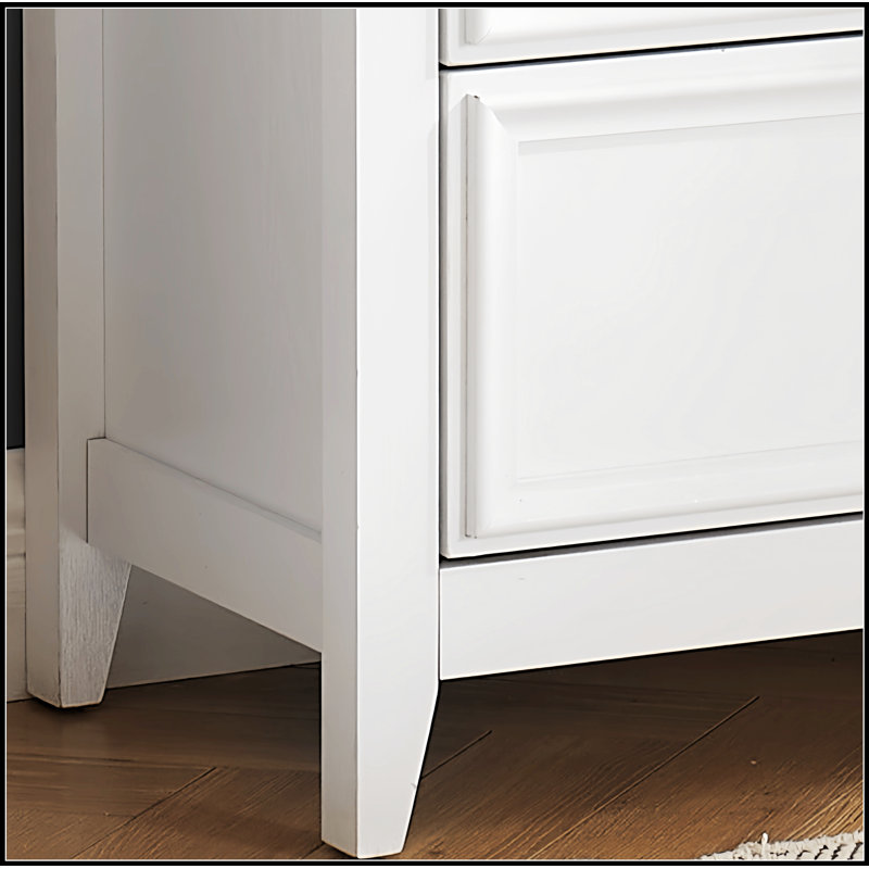 Commode moderne à 7 tiroirs avec de larges glissières, parfaite pour l'organisation du placard et l'efficacité du rangement