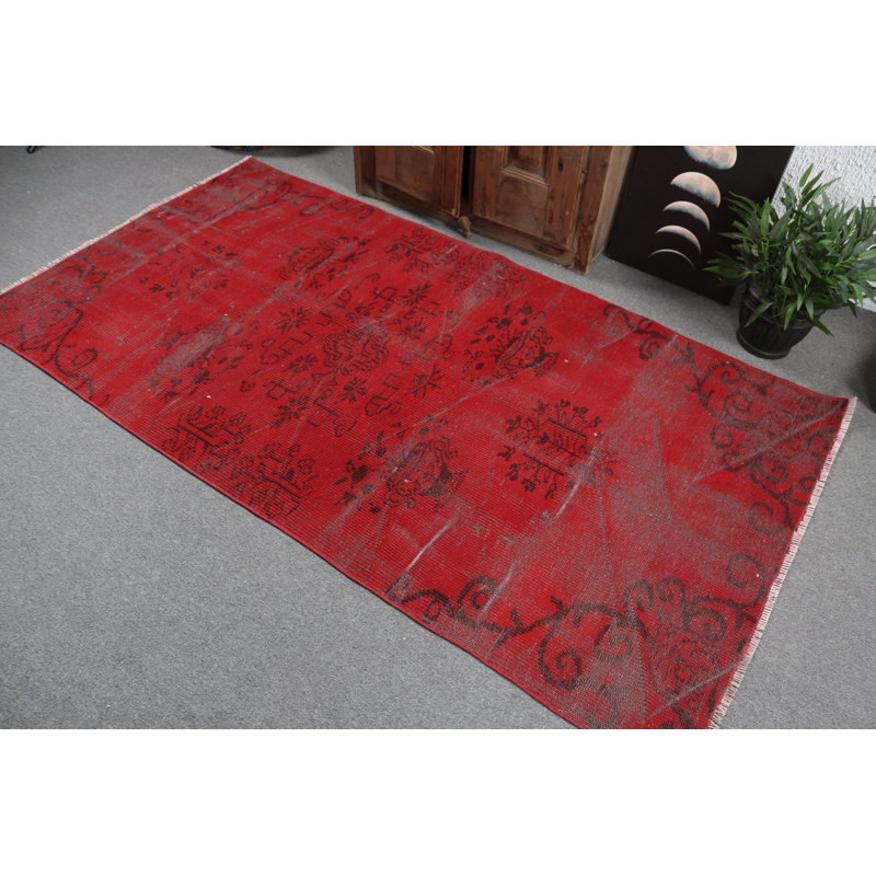 Tapis turc rétro tissé à la main rouge vif avec détails saisissants pour maisons bohémiennes