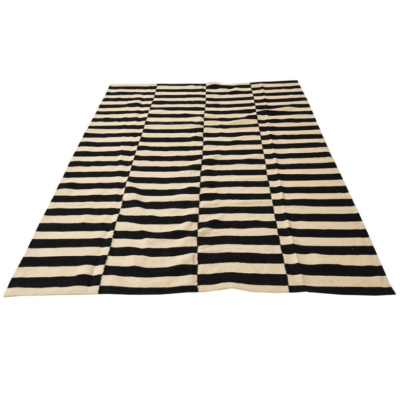 Tapis noir et blanc Ohlson