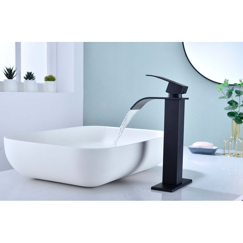 Robinet de lavabo de salle de bain à poignée simple avec bonde escamotable Waterfall