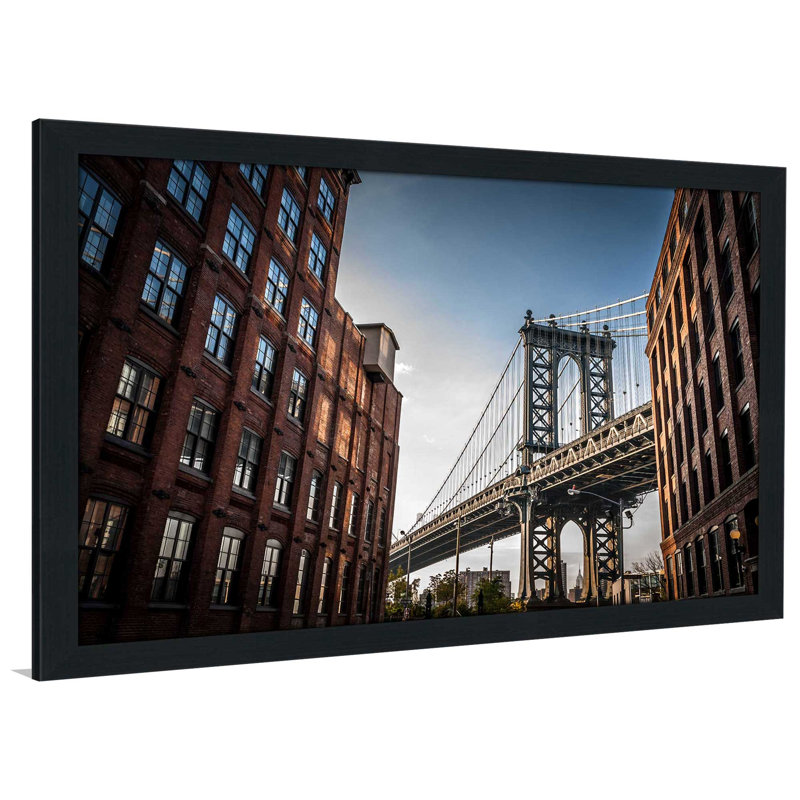 «Manhattan NYC», reproduction de photo encadrée, H 27,5 po x l 39,5 po x P 0,75 po, Cadre espresso