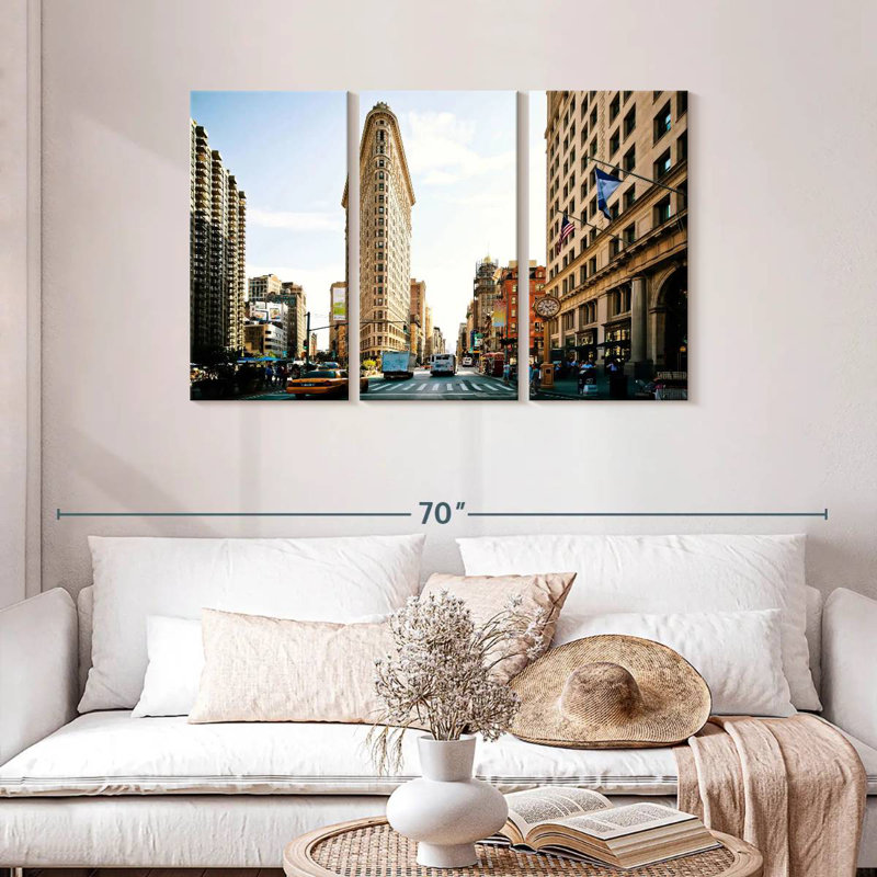 Sireci New York Street Life, 28" H x 45" W