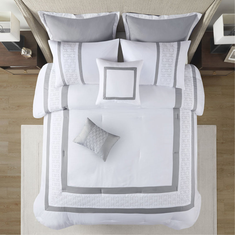 Ensemble d'édredon brodé 8 pièces blanc très grand