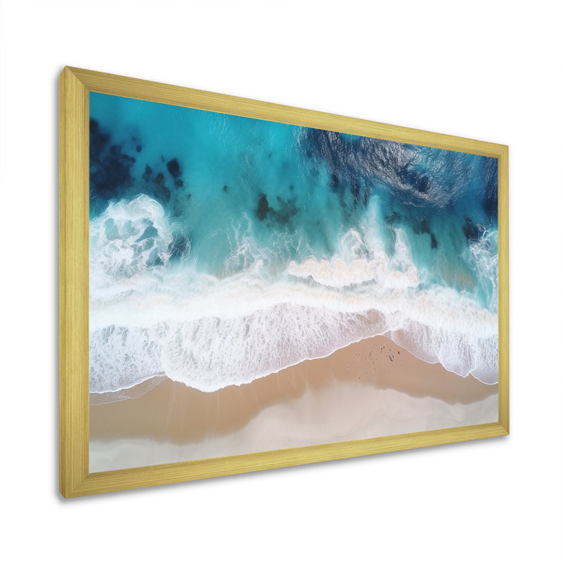 Vagues blanches et bleues vue aérienne II - plage, art mural, H 16 po x l 32 po x P 1 po, Cadre doré à coins fermés
