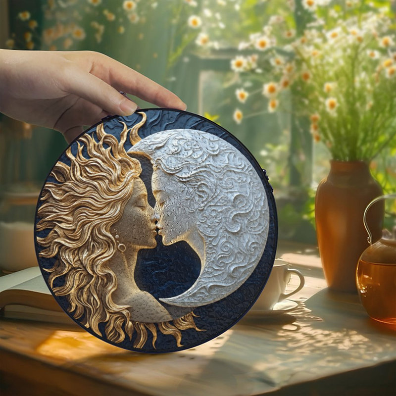 Sun Moon Yin Yang Kissing, 9,8 x 9,8 po (25 x 25 cm)