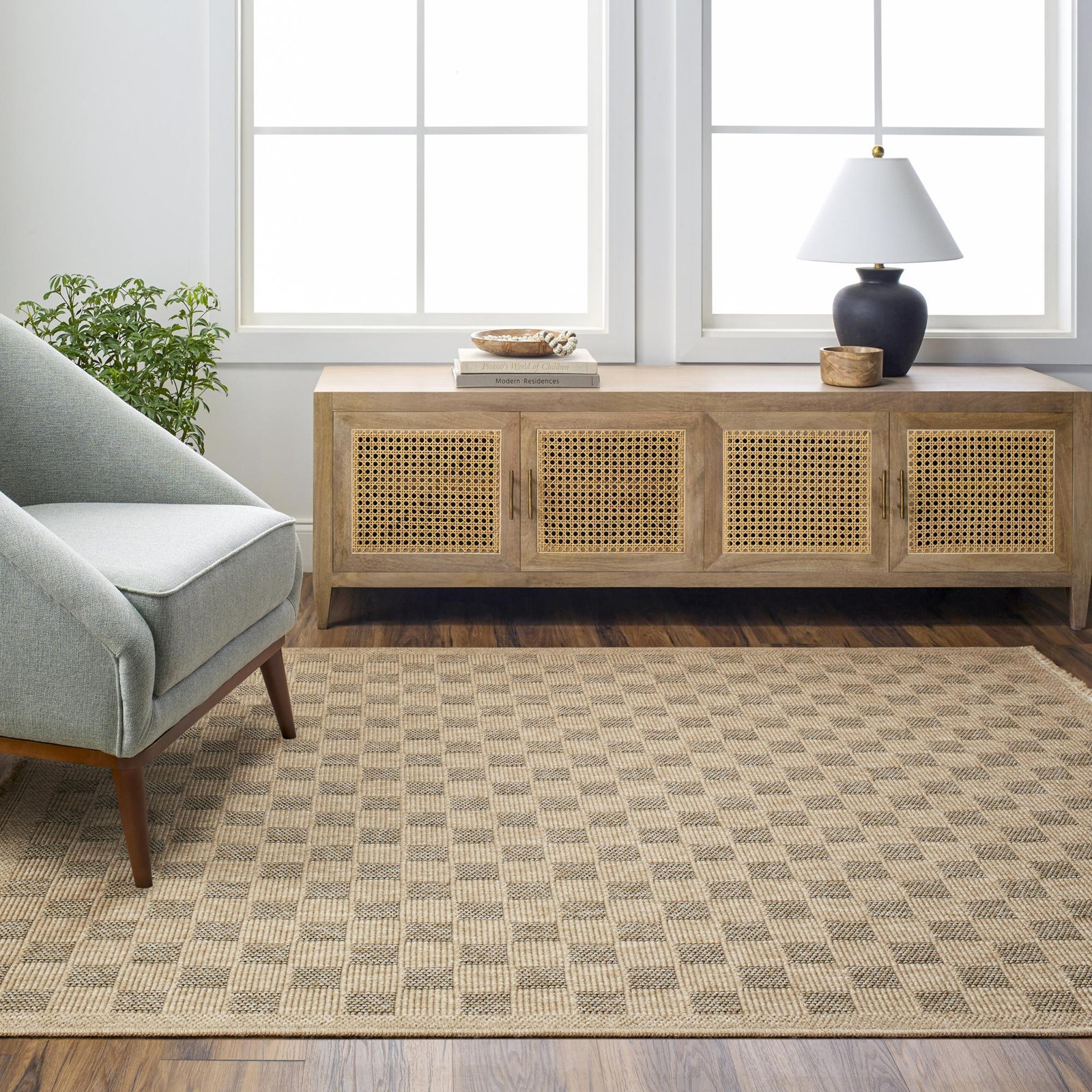 Abbie Checkered Machine Woven Polypropylene Indoor / Outdoor Area Rug in Beige/Black, Rectangle 6'7" x 9'