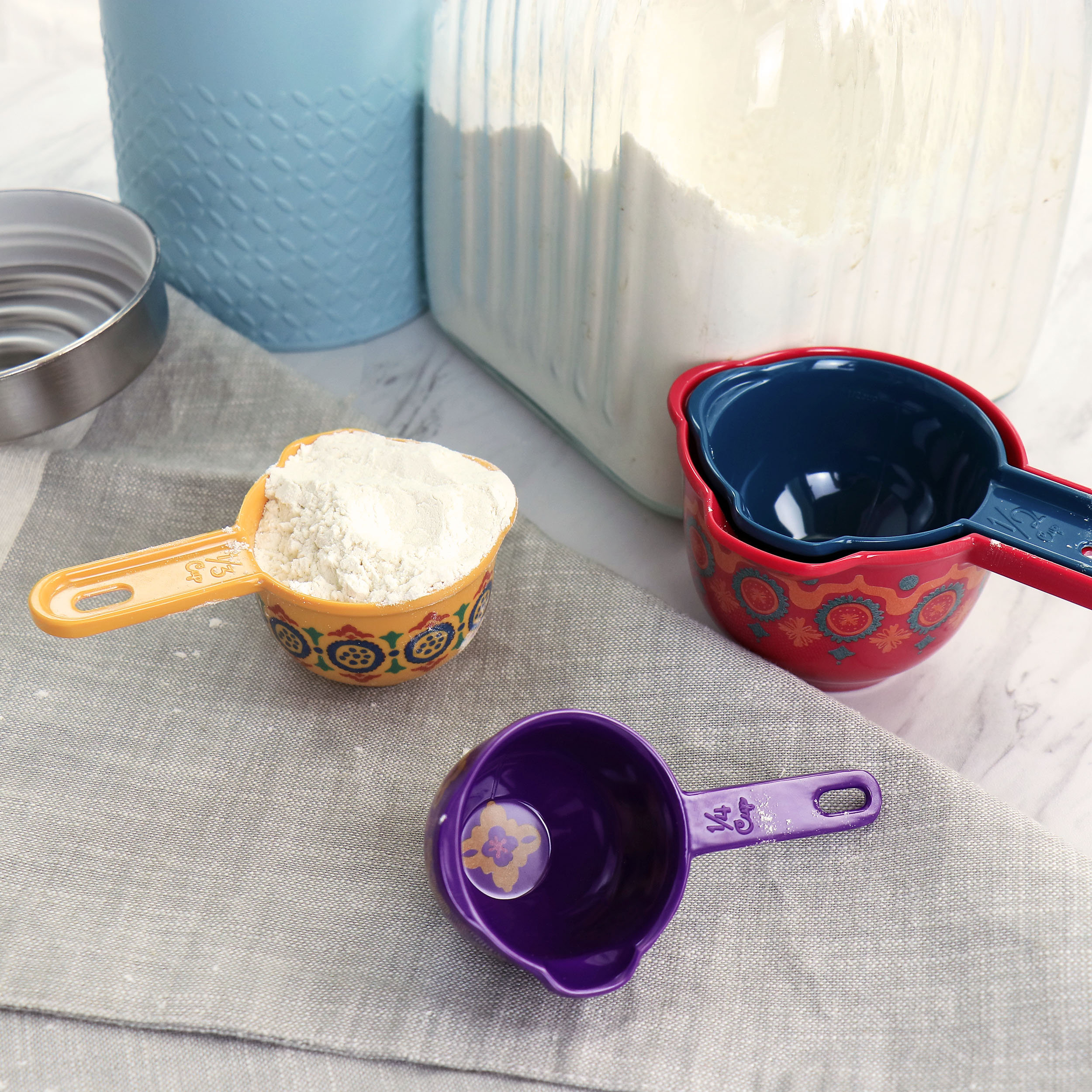 New Design Tupperware Measuring Cups Set Nesting Scoops in Purple