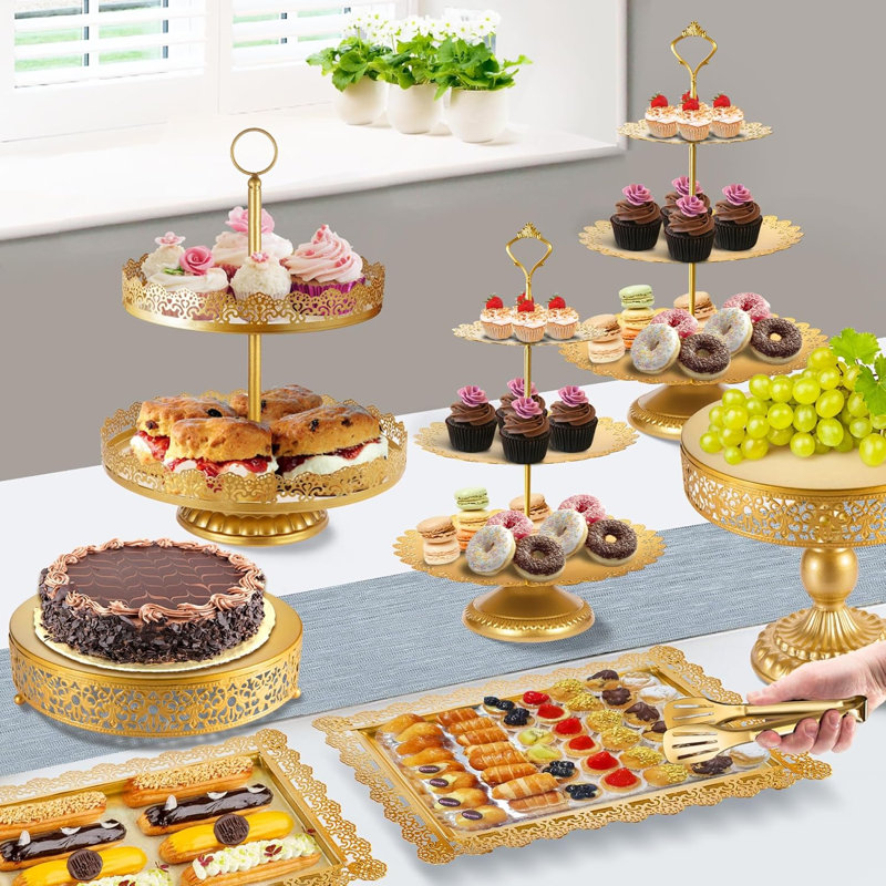 Présentoir à gâteaux en métal doré