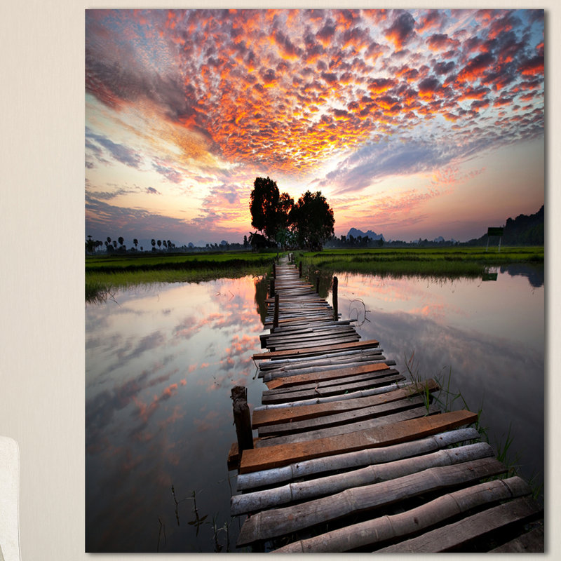 « bridge en bois », reproduction de photo sur toile tendue "the spectaculaire sky", H 40 po x l 30 po x P 1 po