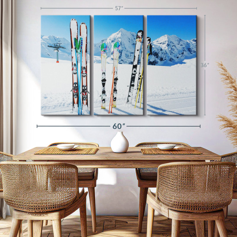«Snowy Mountain Skis», 3 pièces sur toile, H 36 po x l 57 po x P 1,25 po
