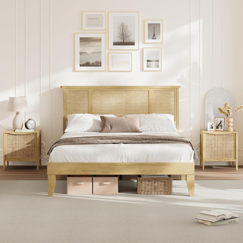 Structure de grand lit avec tête de lit en rotin naturel, style bohème avec 4 tiroirs de rangement, support en métal, aucun sommier nécessaire