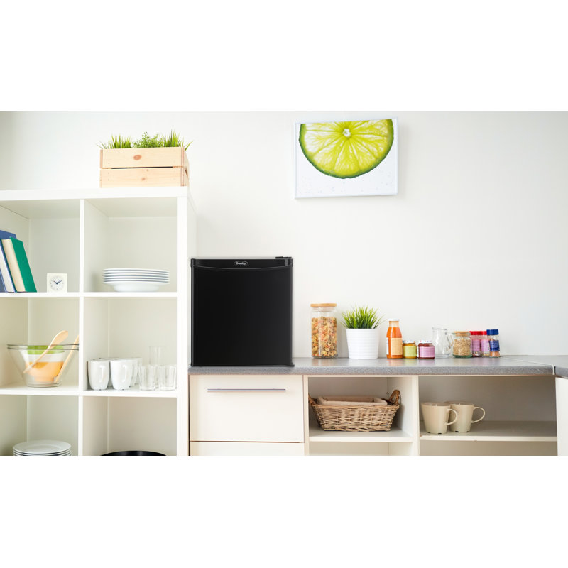 Danby DAR016A1BDB Pi. Réfrigérateur compact en noir