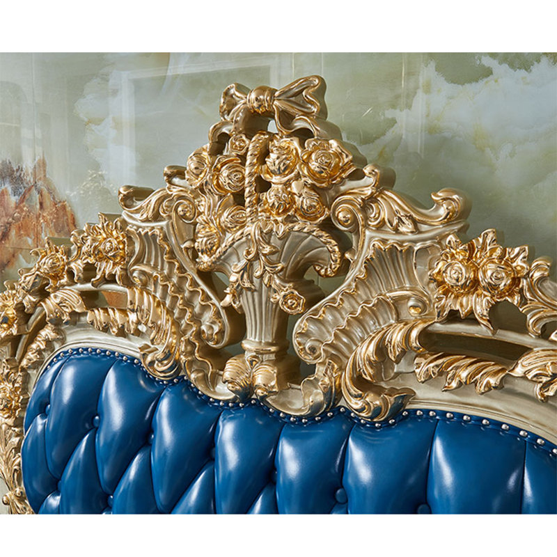Chaise de salon de style européen sculptée.