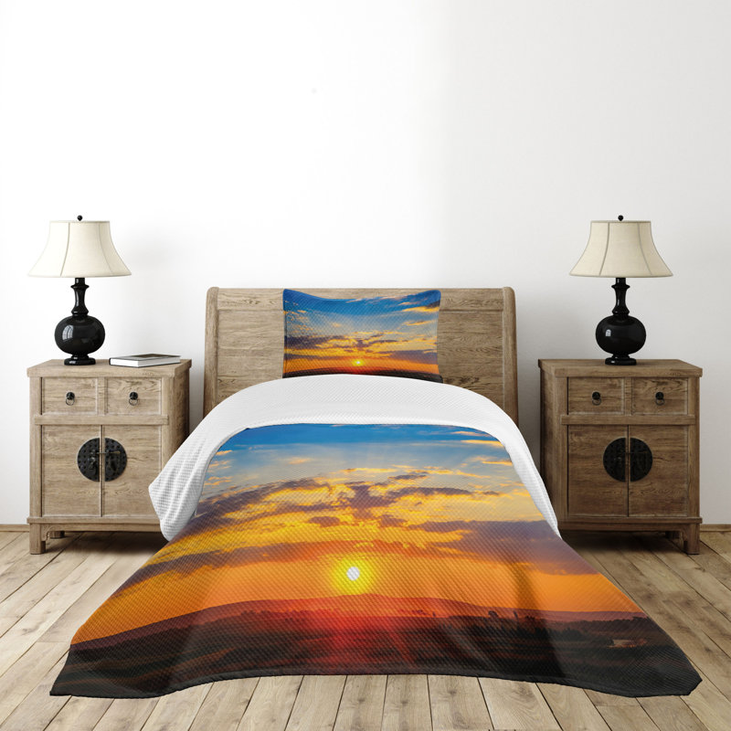 Twin Blue Polyester Quilted Bedspread Set with Sunset Design
