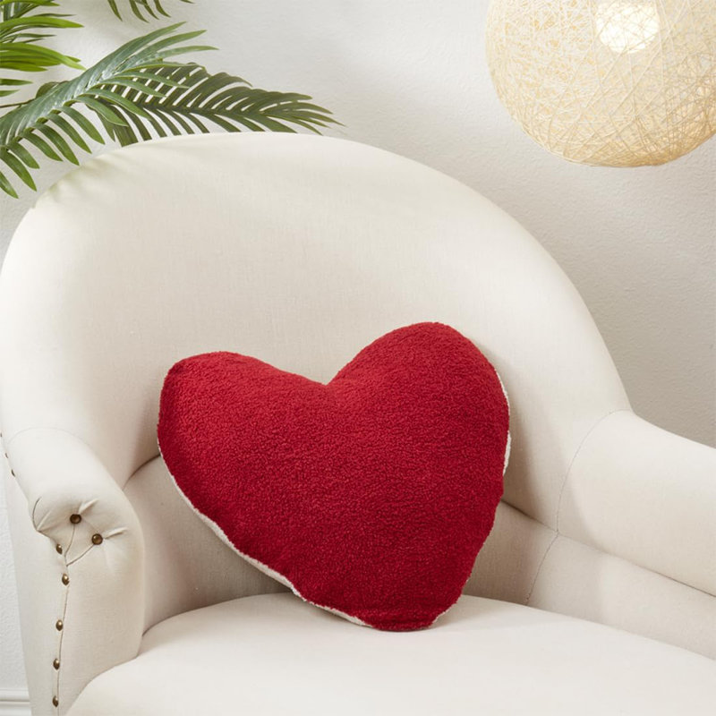 Coussin décoratif réversible en forme de cœur rouge et blanc en polyuréthane l 15 po x L 16 po