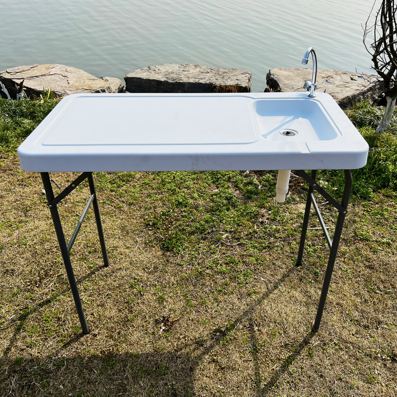 Table de nettoyage d'extérieur avec évier et robinet