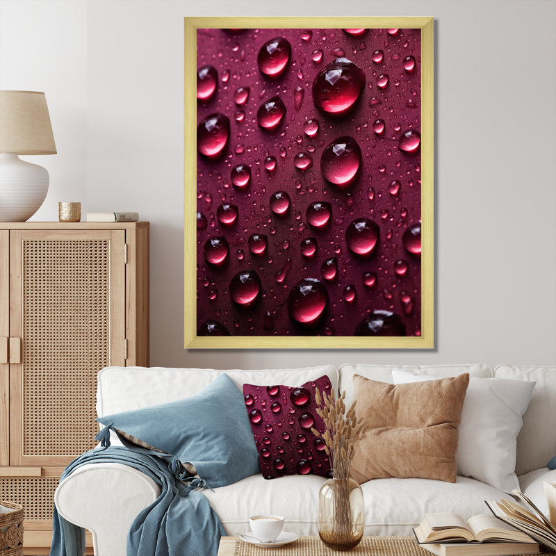 Rose rouge avec des gouttes de pluie, H 20 po x l 12 po x P 1 po, Cadre doré à une seule photo