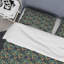 Feuilles tropicales et fleurs sur fond bleu foncé - ensemble de housse de couette moderne - microfibre de polyester-163117551