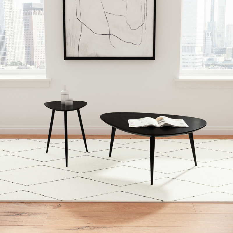 Table basse et de bout noire 2 pièces avec un design triangulaire, une finition lisse, une esthétique contemporaine pour les espaces élégants en noir, des pieds en fer en bois de manguier