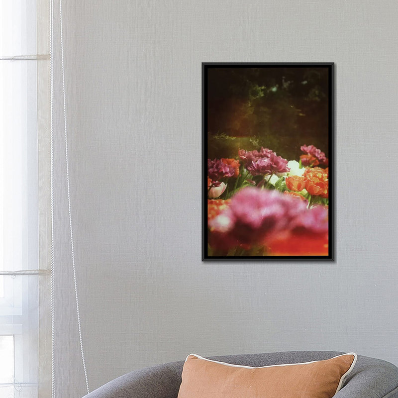 «Dancing in the Dark», impression sur toile, H 26 po x l 18 po x P 1,5 po, Toile tendue, Pas de tapis