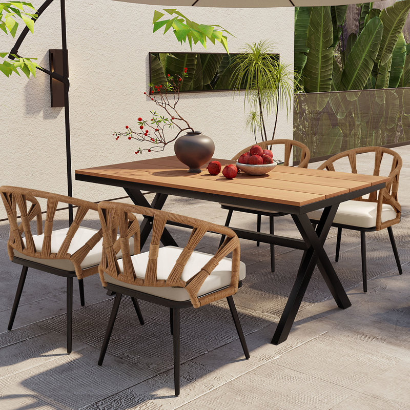 Extérieur élégant avec chaises en PE et table contemporaine, Jaune foncé