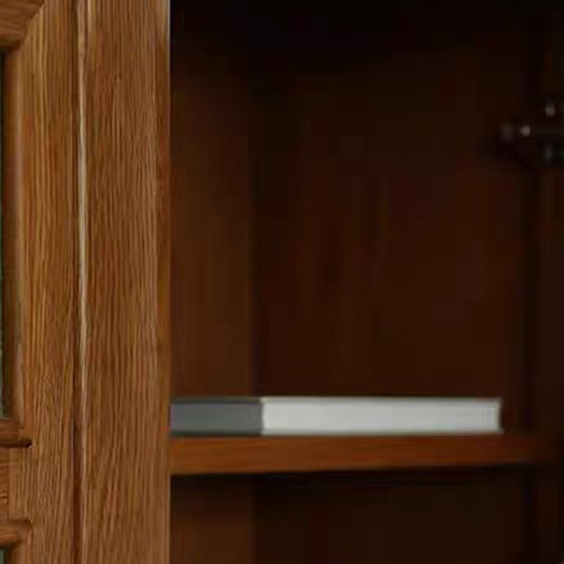 Grande armoire de rangement dans le salon