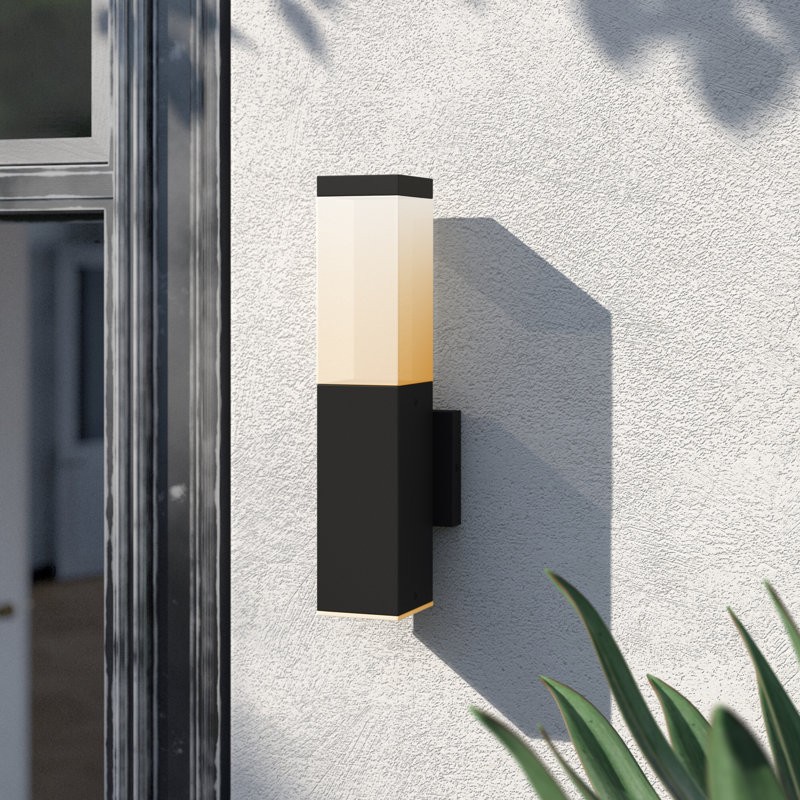 Addilynn Aluminum LED Wall Light, Black