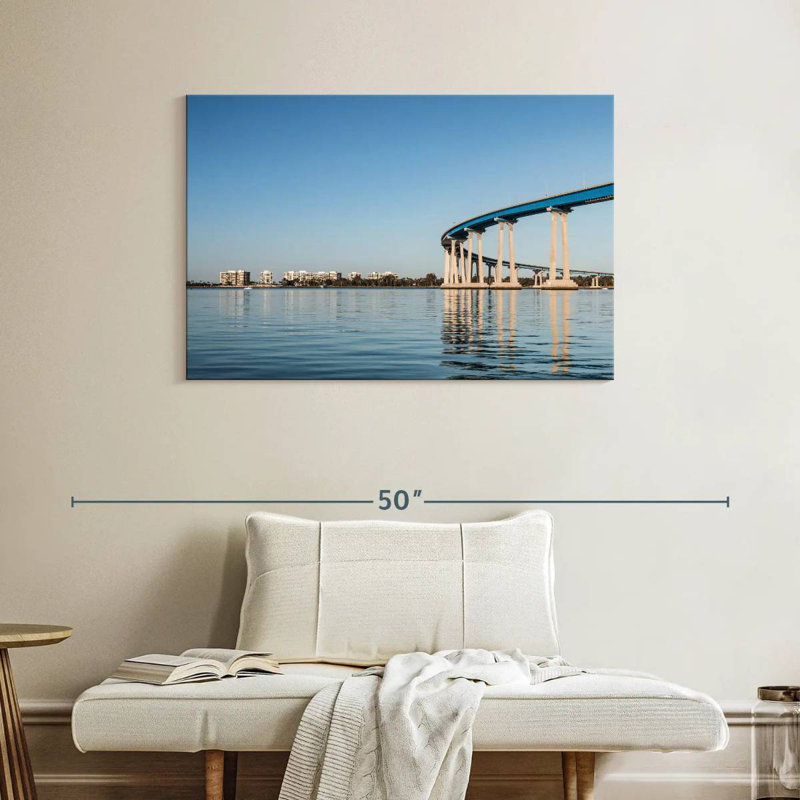 Lilon Curvy Coronado Bridge, H 26 po x l 39 po