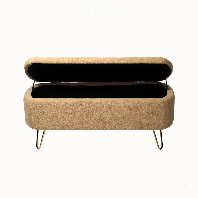 Banc de rangement moderne en fausse fourrure de chameau avec pieds dorés, parfait pour le lit et le vestibule, alliant style et fonctionnalité.