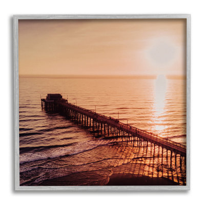 «Pier Bridge at Sunset» encadré sur bois par Marcus Prime, reproduction