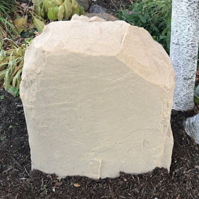 Ruggeri Plastic Abstract Garden Stone